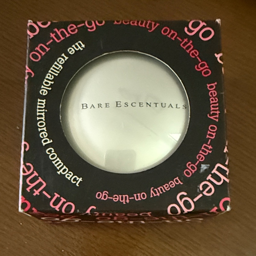 Bare Escentuals Beauty On The Go Refillable Mirrored Compact with Brush